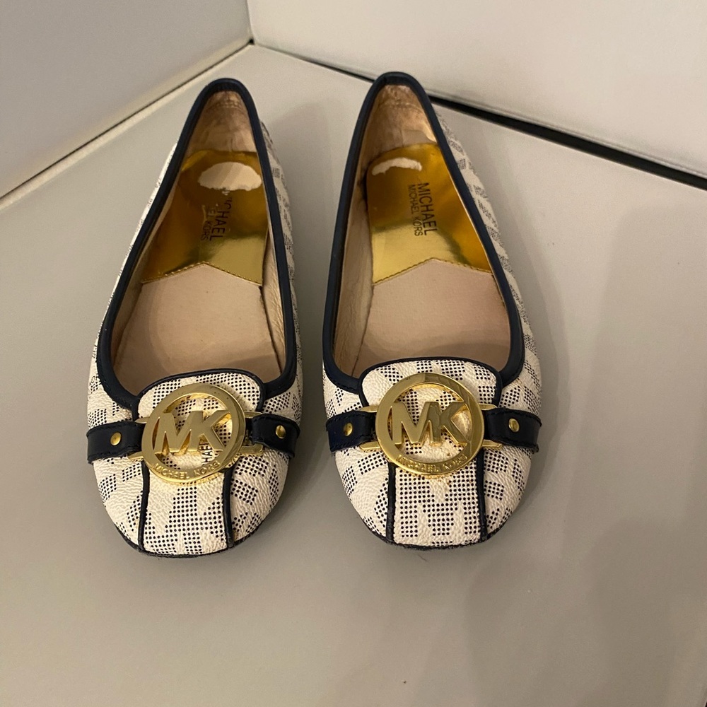 Michael Kors White and Navy MK Logo Ballet Flats with Gold Medallion, size 7